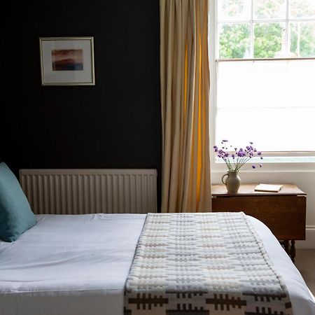 Llys Meddyg Hotel Newport  Eksteriør billede