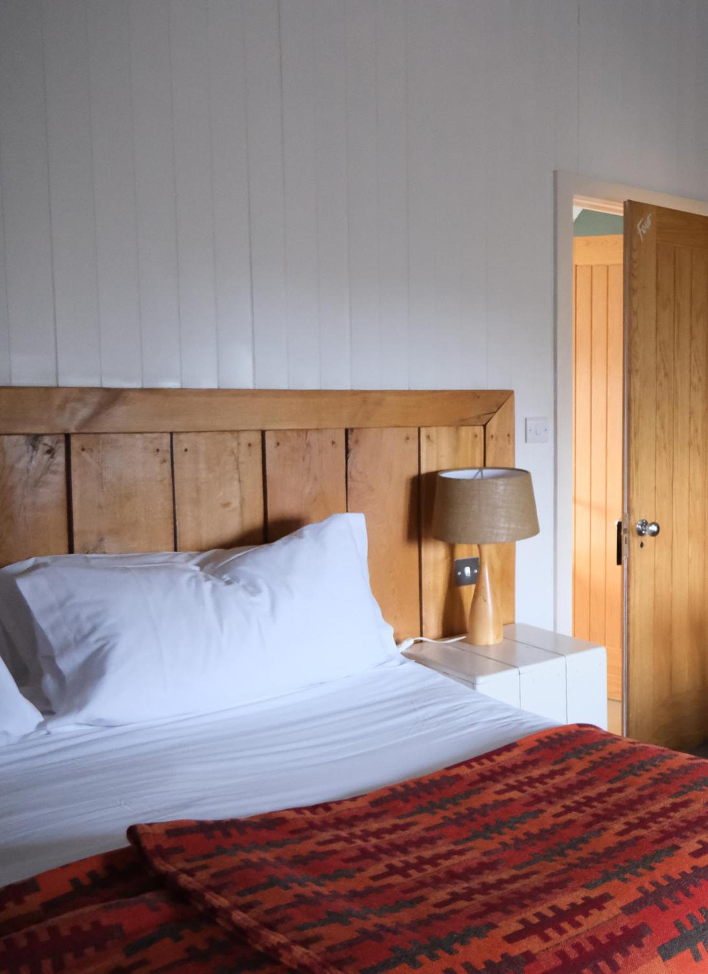 Llys Meddyg Hotel Newport  Eksteriør billede