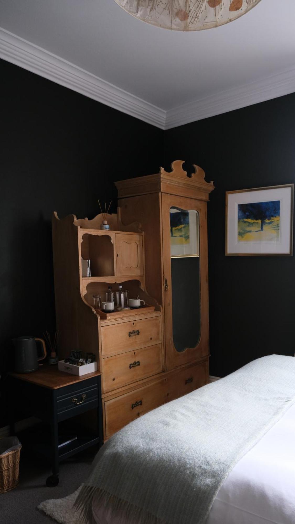 Llys Meddyg Hotel Newport  Eksteriør billede