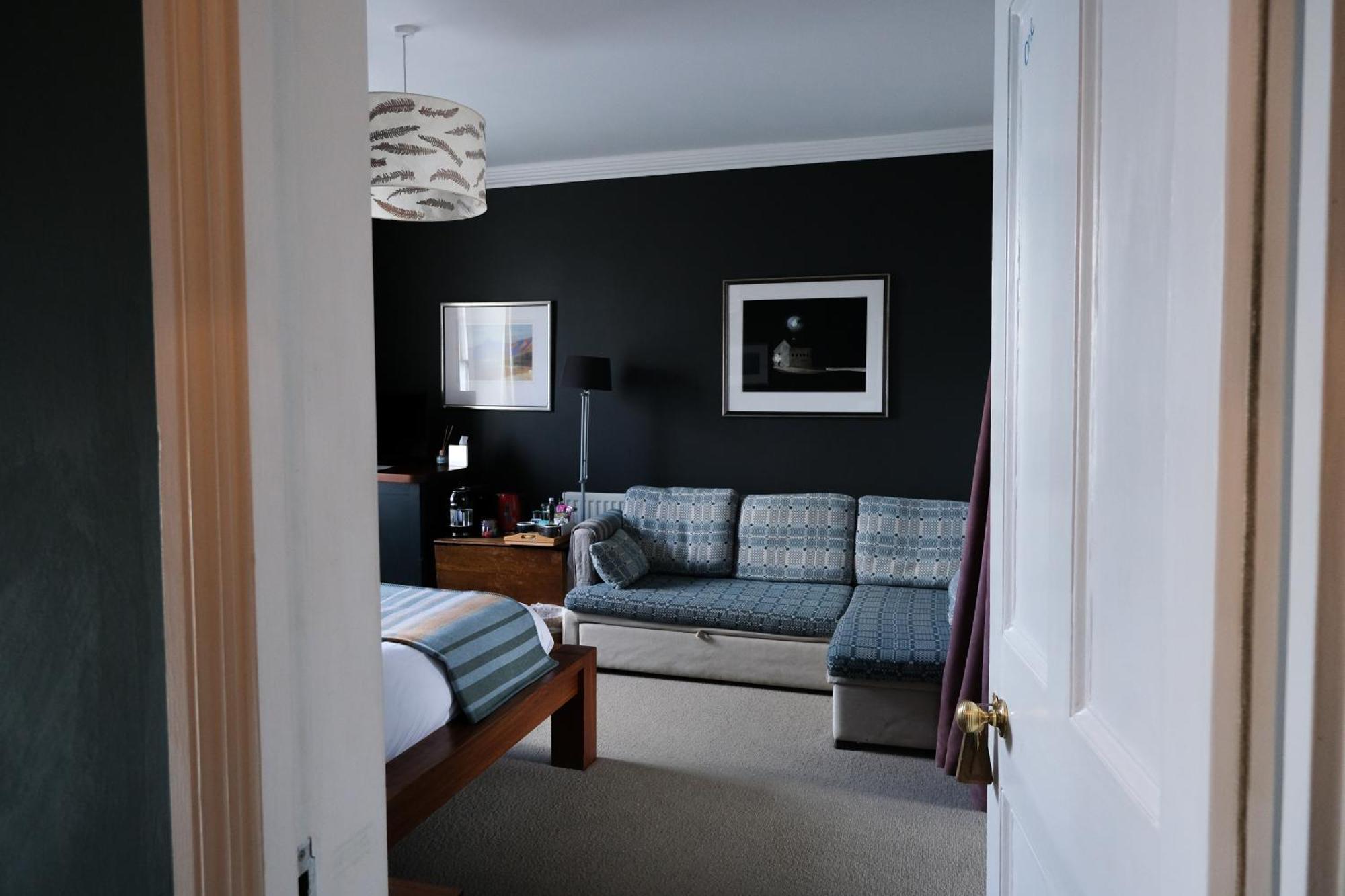 Llys Meddyg Hotel Newport  Eksteriør billede