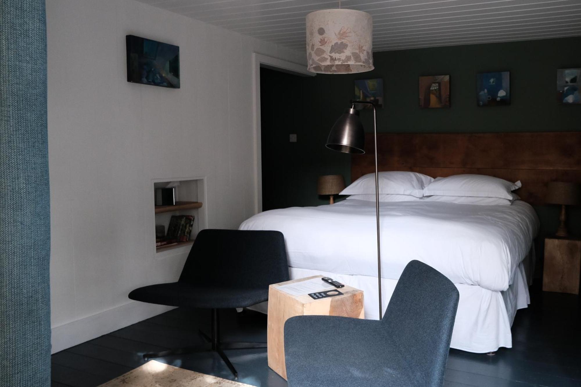 Llys Meddyg Hotel Newport  Eksteriør billede