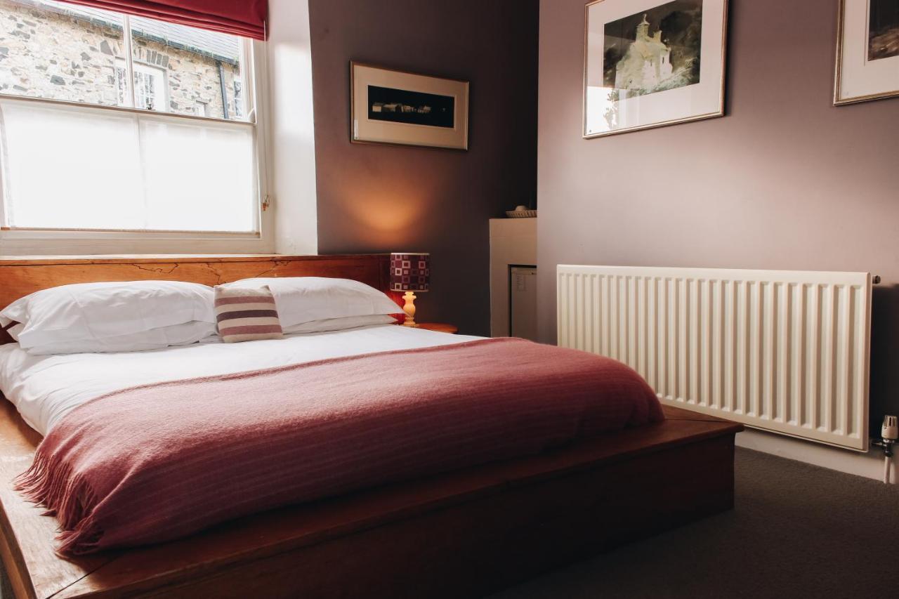 Llys Meddyg Hotel Newport  Eksteriør billede
